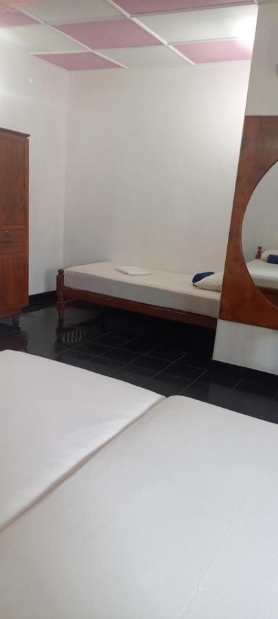 Ocean View Tourist Guest House At Negombo Beach Near The Airport Ngoại thất bức ảnh