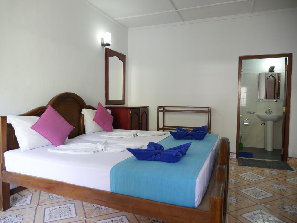 Ocean View Tourist Guest House At Negombo Beach Near The Airport Ngoại thất bức ảnh