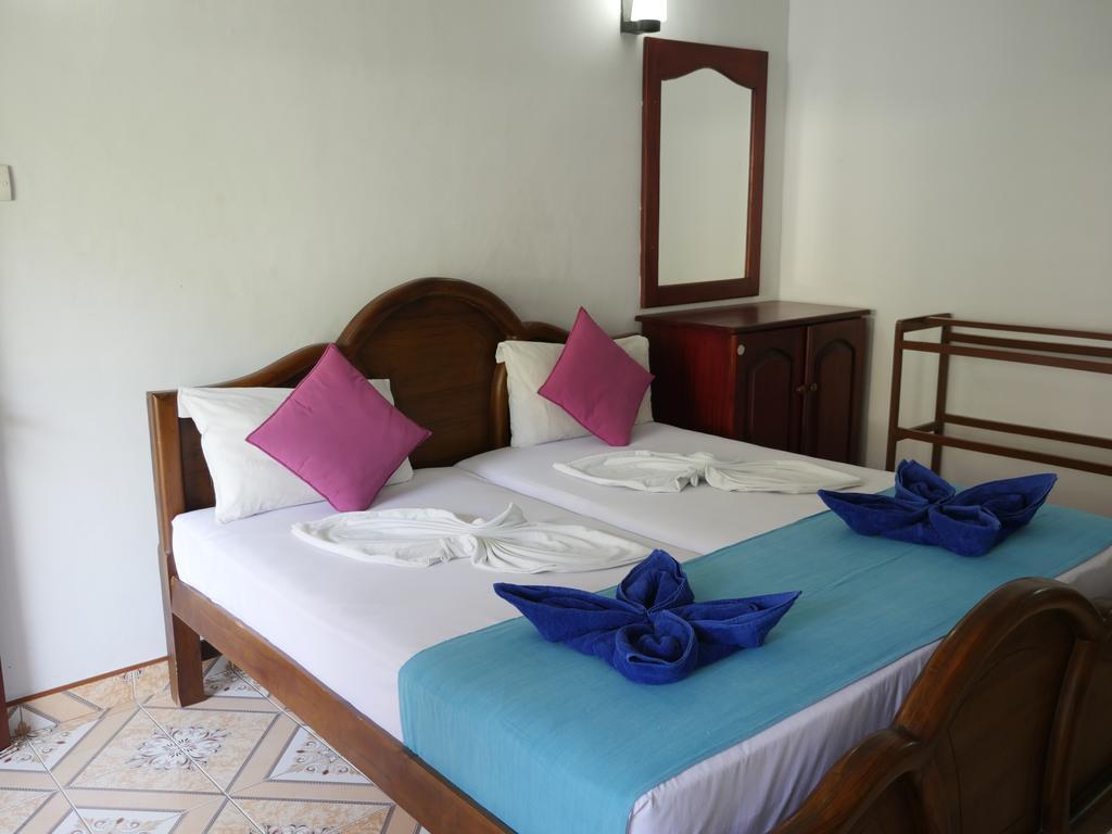 Ocean View Tourist Guest House At Negombo Beach Near The Airport Ngoại thất bức ảnh